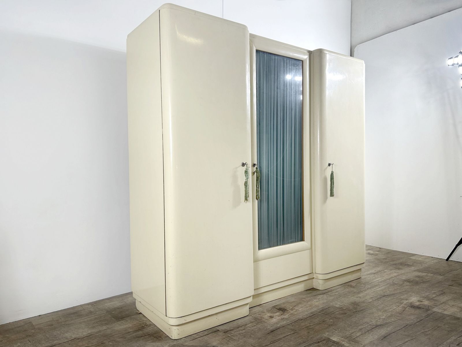Massivholz Schrank Midcentury