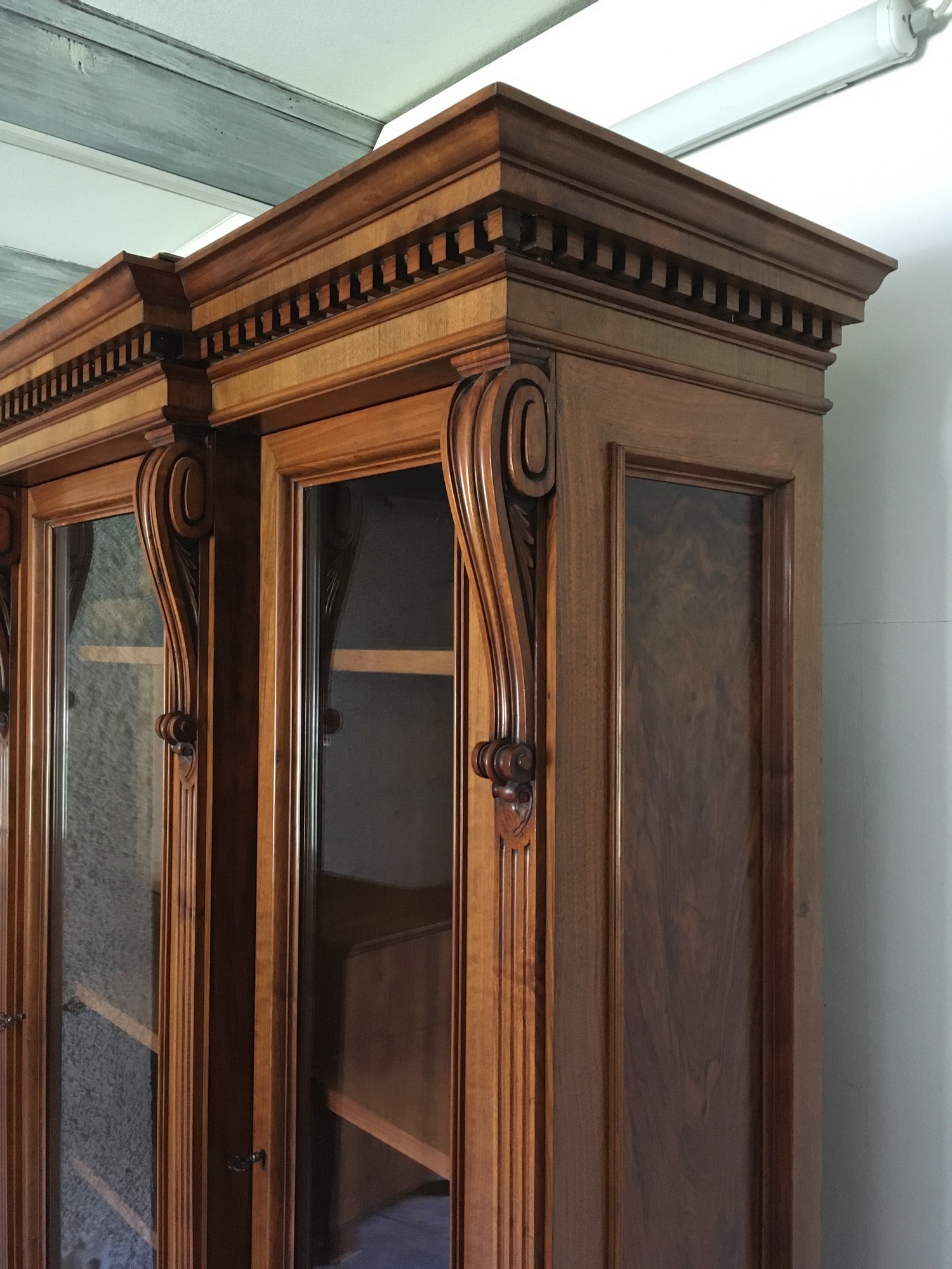 antike Vitrine Altdeutsch