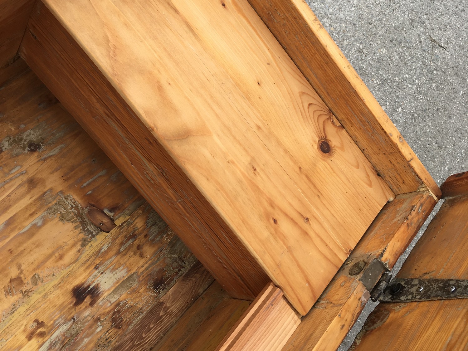 Herrschaftliche Truhe groß Weichholz 18. Jahrhundert restauriert antik