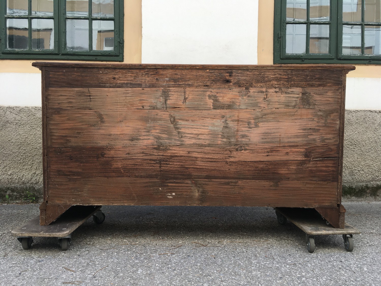 Kommode Sideboard Anrichte Antikstil Altholz stattliches Möbel im Ritterstil