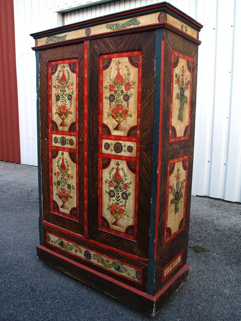 Kleiderschrank antik