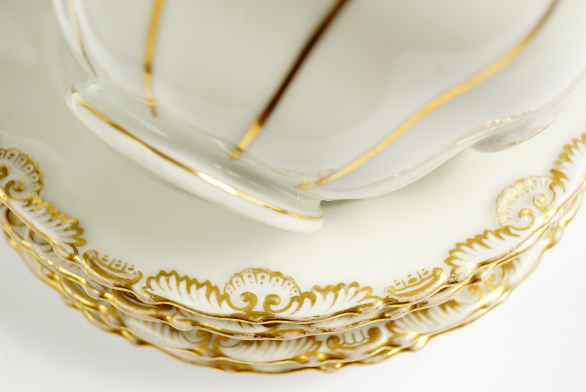 Antikes Geschirr Porzellan Muscheln Biedermeier Historismus Barock Ära