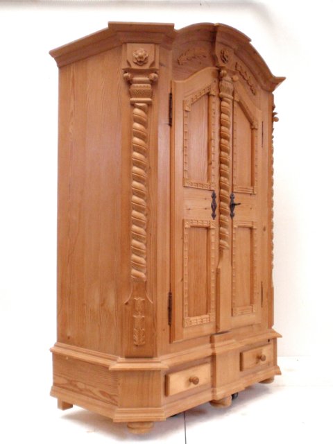Bauernmöbel antiker Bauernschrank