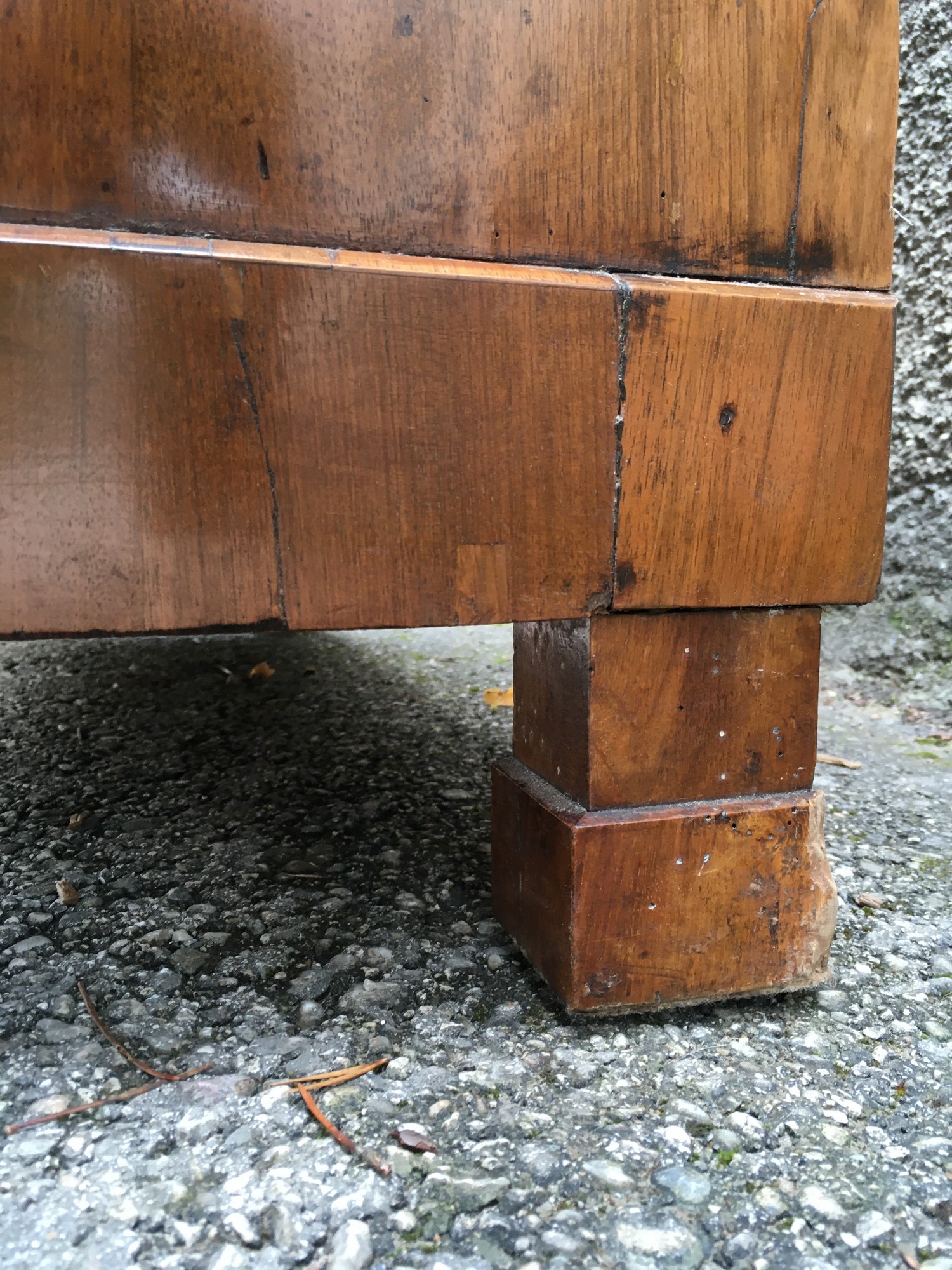 Bücherschrank Vitrinenschrank antik Schrank Biedermeier Nussholzfurnier