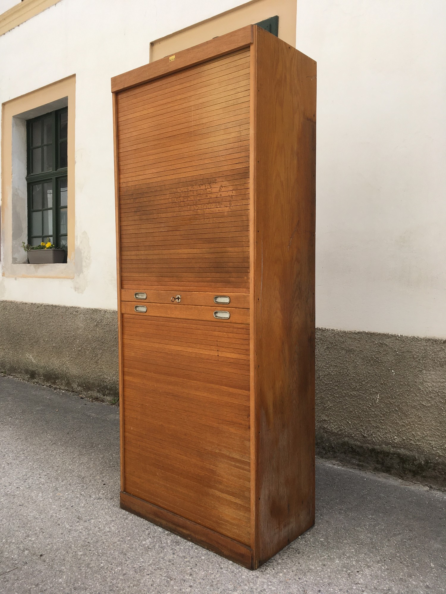 Rollladenschrank antik