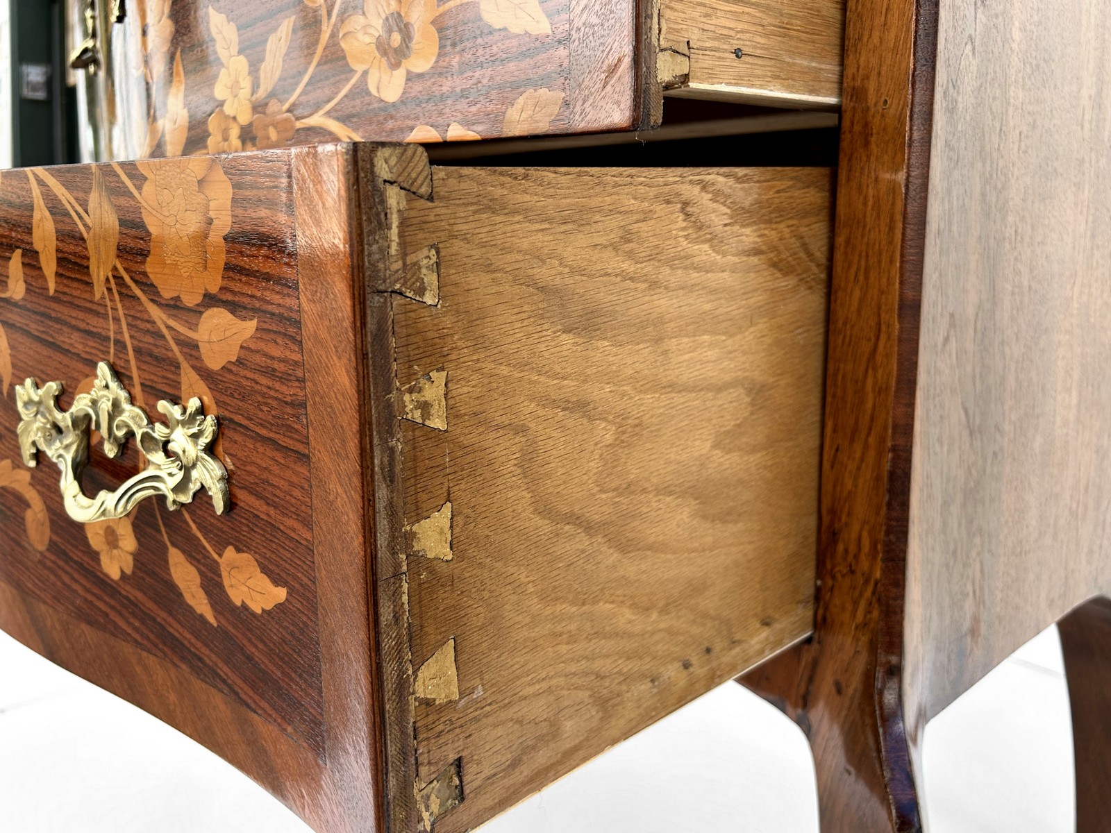 Französische Kommode Louis XV Rokoko Stil Marmorplatte