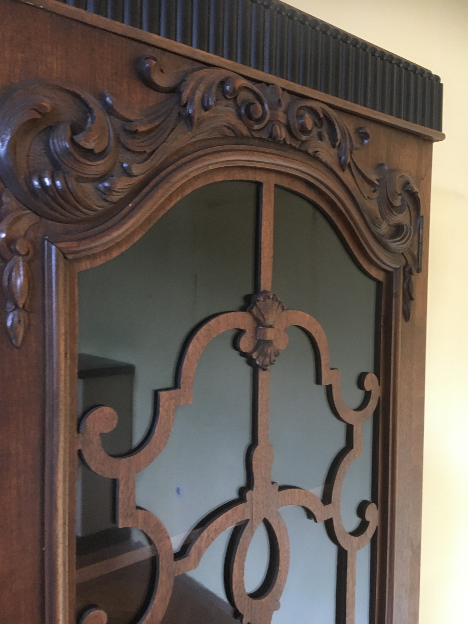 Geschirrschrank antik Vitrine Kredenz Vollholz SChrank Spiegel beschnitzt