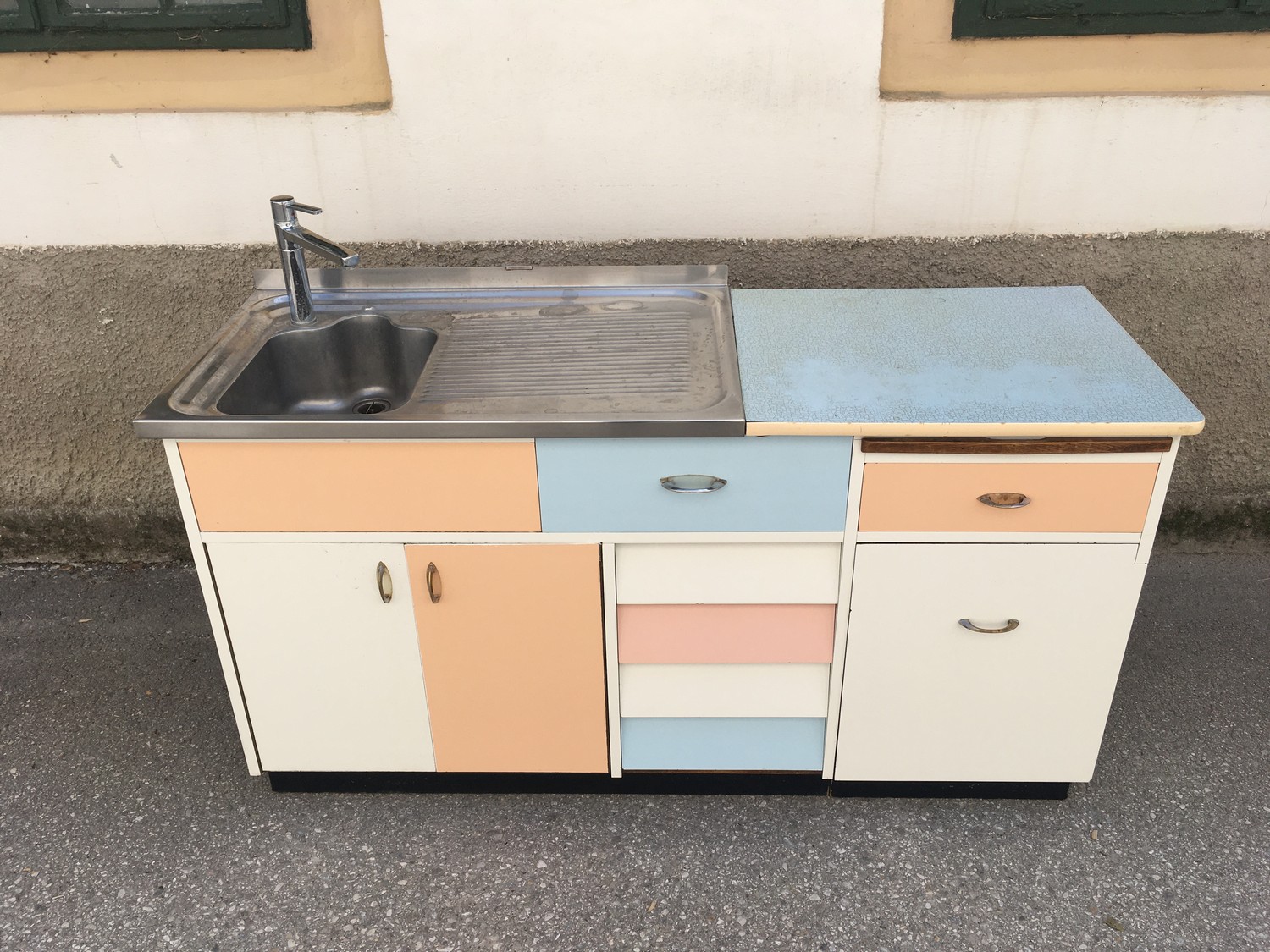 Küche Vintage Midcentury Pastell 50er 60er-Jahre Retro Schrank Möbel Design Küchenzeile Unterschränke