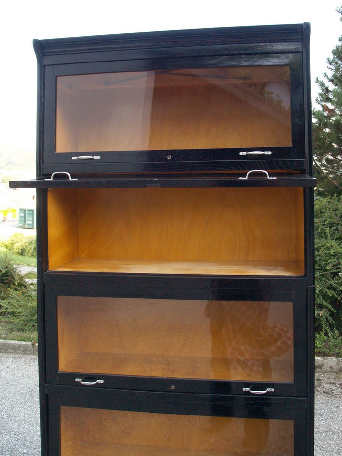 Bücherschrank Jugendstil schwarz