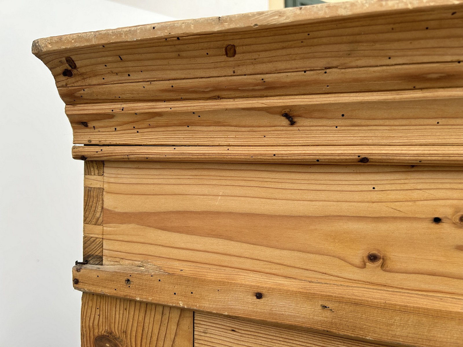 Antiker Bauernschrank Weichholz Kleiderschrank 1-türig