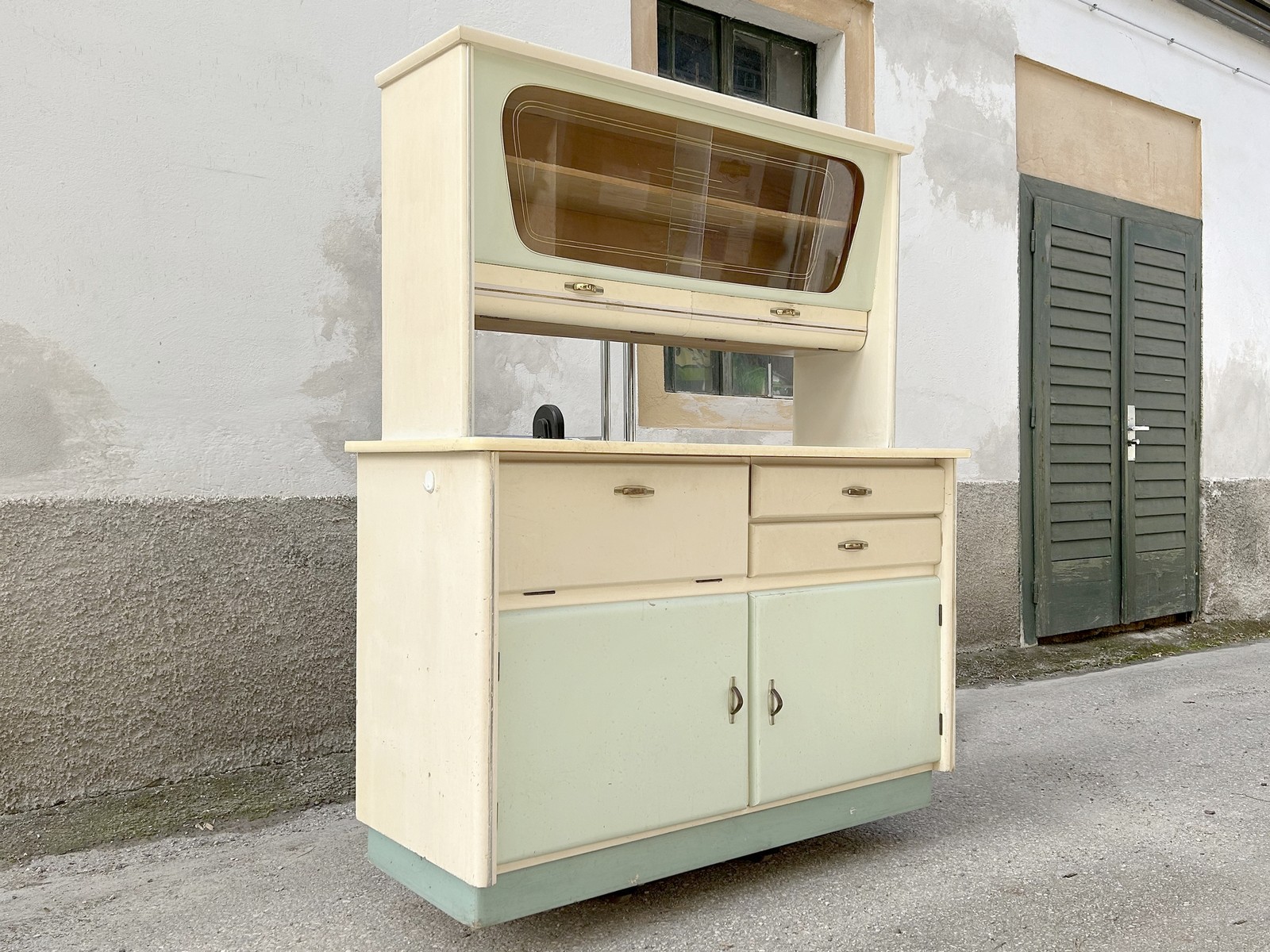 Antiker Küchenschrank Vintage Kredenz Pastell 60er-Jahre Mid Century Möbel