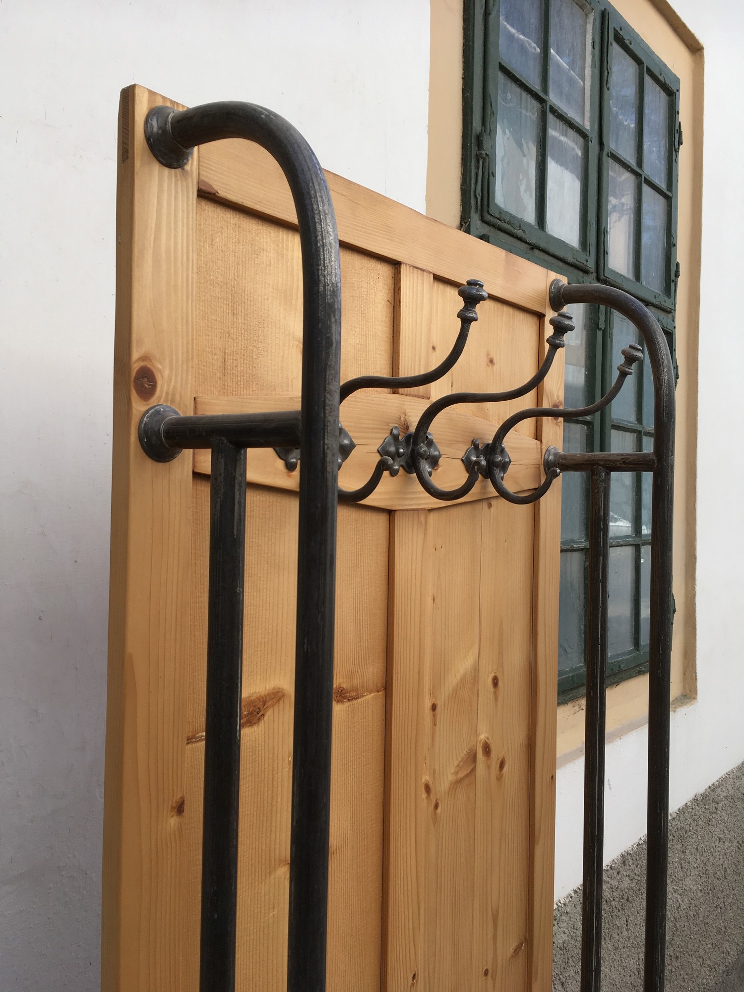 Weichholz Garderobenpaneel