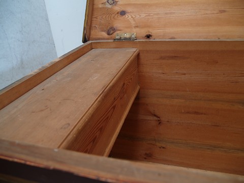 antike Bauerntruhe bemalt