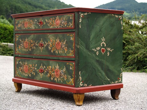 Bauernkommode bemalt