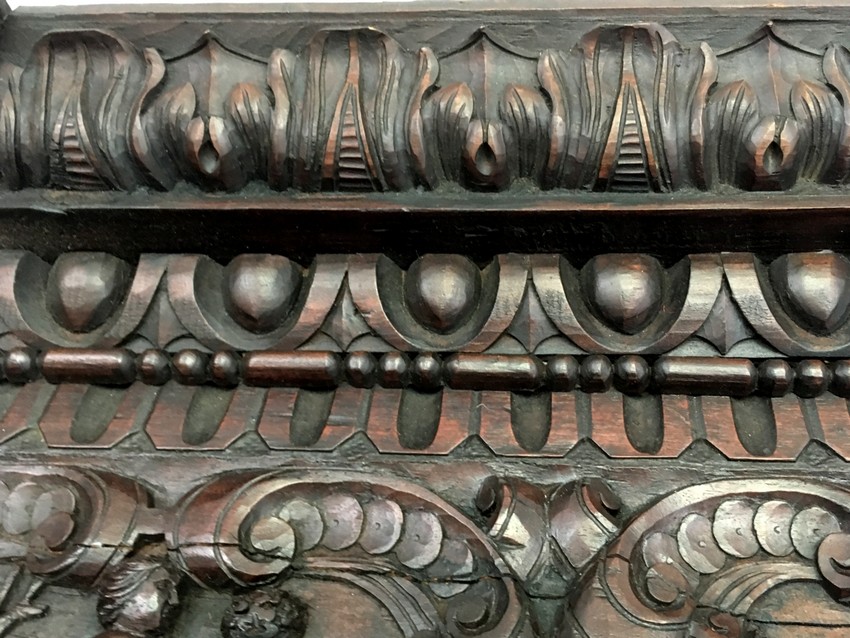 Neorenaissance Schrank Vitrine Satyr Putten