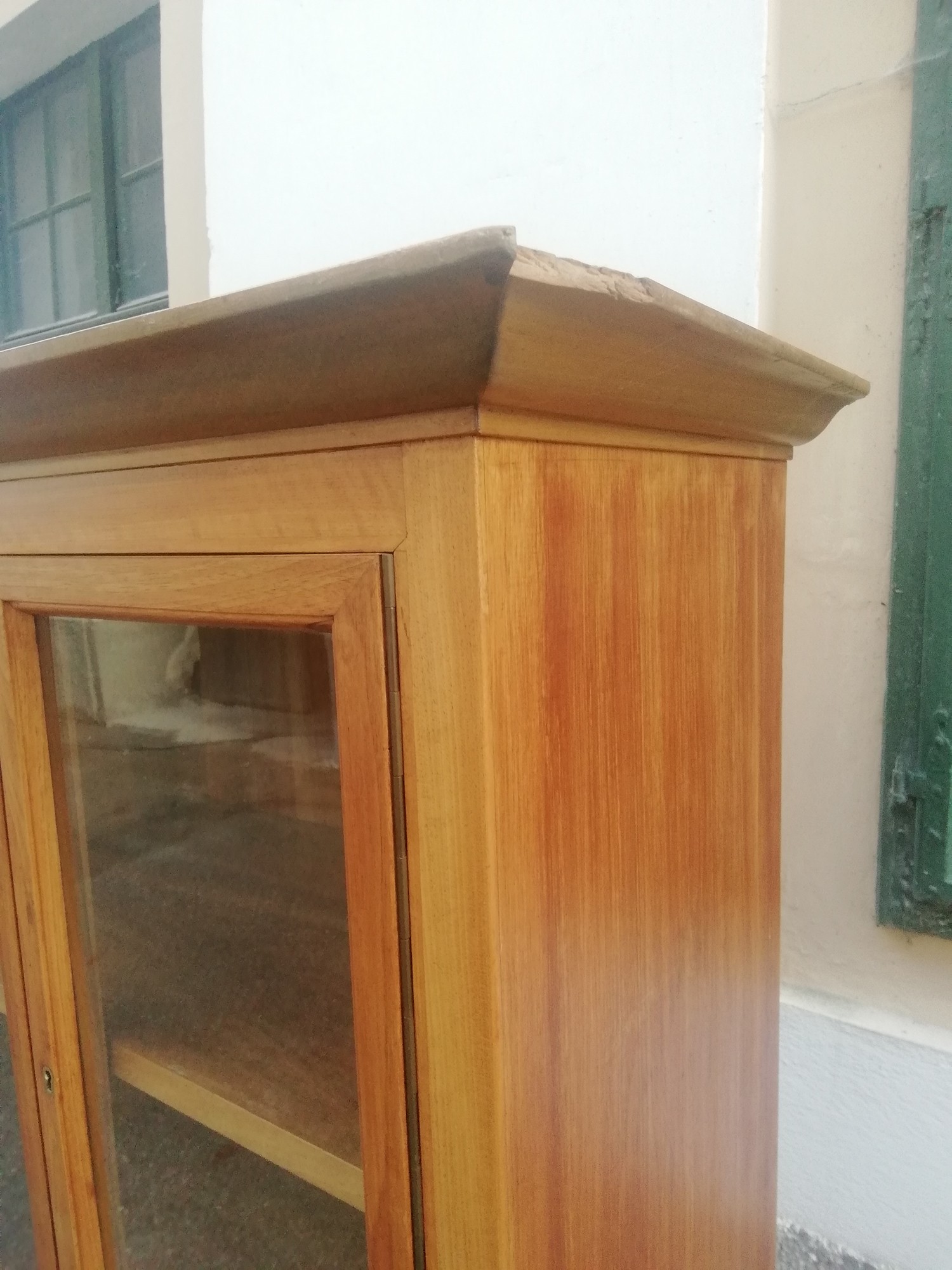 Vitrine hochwertiger Schrank schlichte Fertigung Bücherschrank Geschirrschrank Geschirrvitrine Skandi Danish Design Möbel