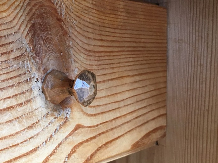 Weichholz Bauernschrank antik handgeschnitzter Griff