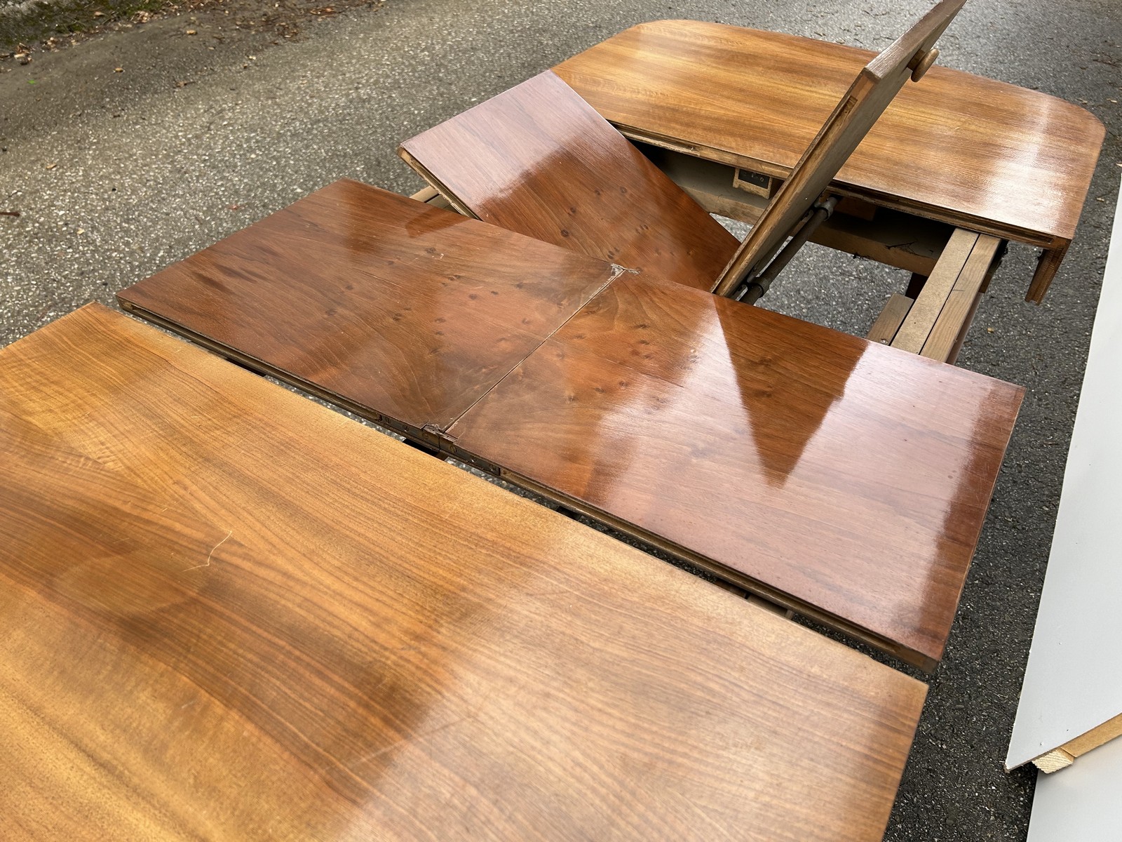 artdeco tisch antik ausziehbar nuss art deco Speisetisch massivholz antiquität brutalistisch Refugiumstisch