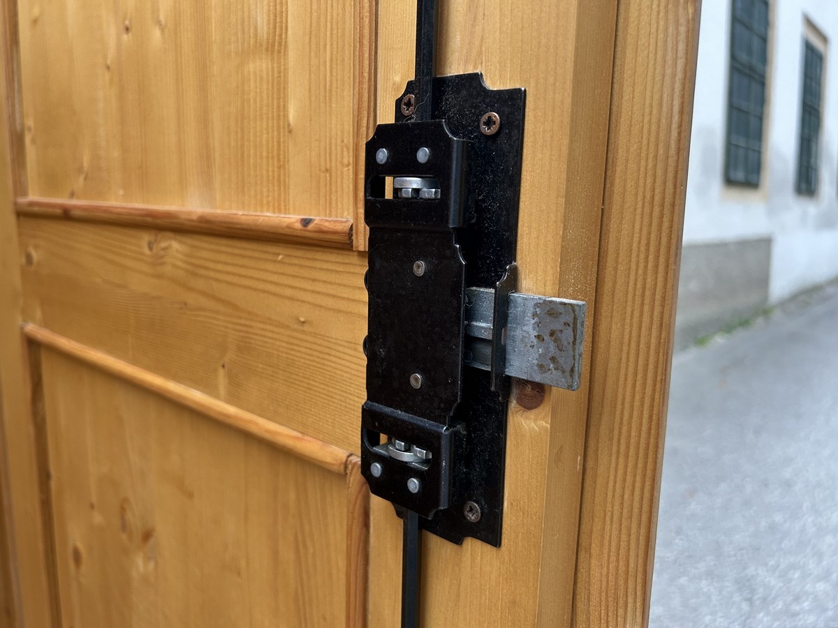 Schrank neu Holz