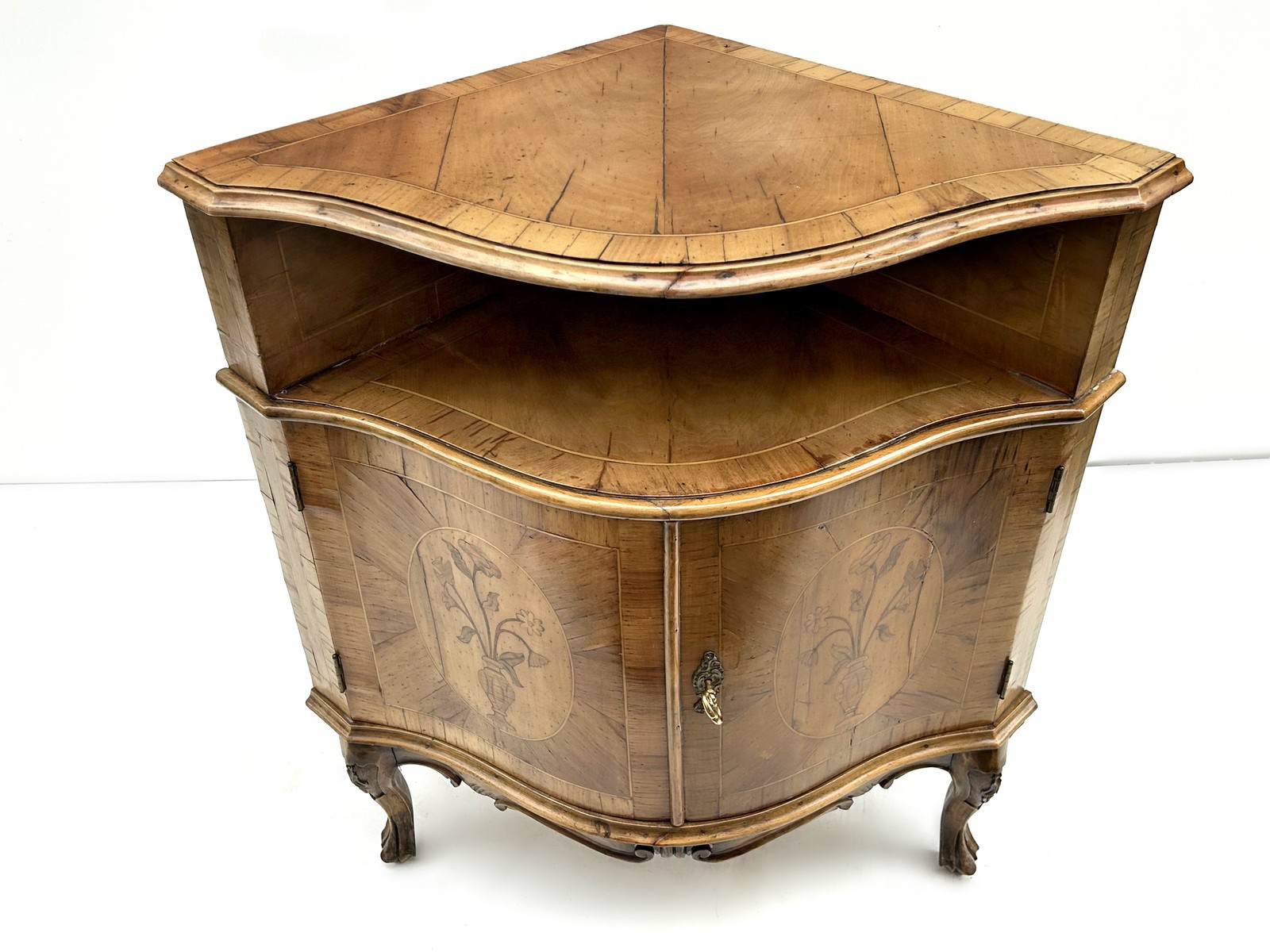 Antike Eckkommode Barockstil florale Intarsien Barschrank