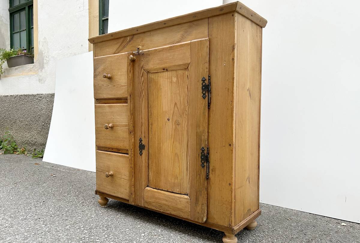 Almerl Bauernschrank antiker Küchenschrank Altholz Geschirrschrank rustikale Antiquität Bauernmöbel kaufen