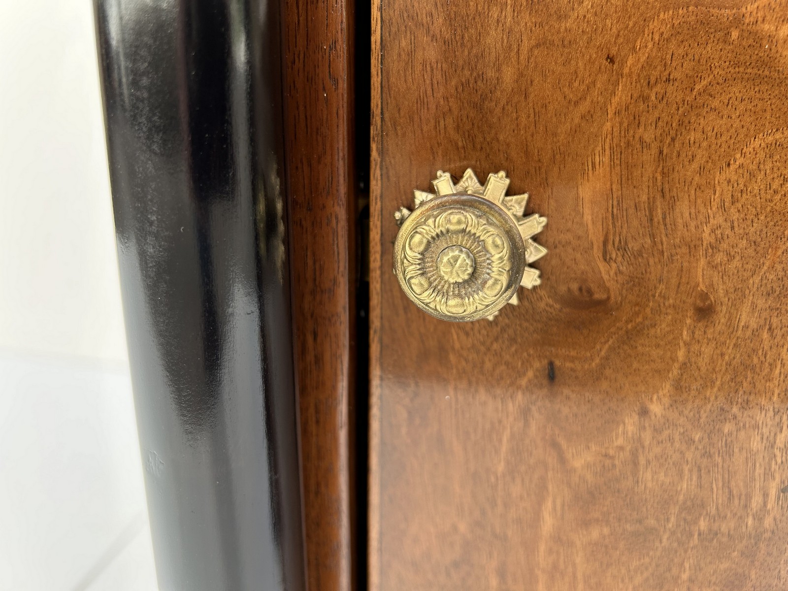 Antike Biedermeier Kommode Nachtschrank Nuss restauriert