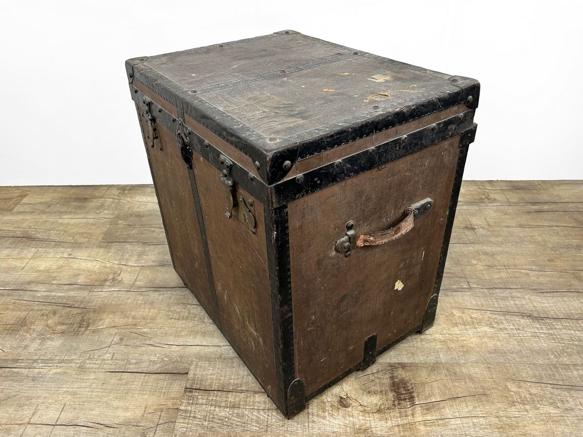 reisetruhe rollen antik