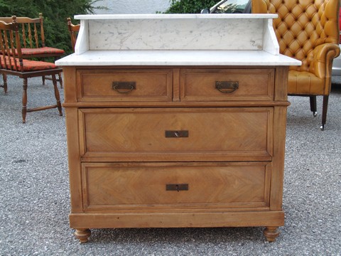 Kommode Marmorplatte