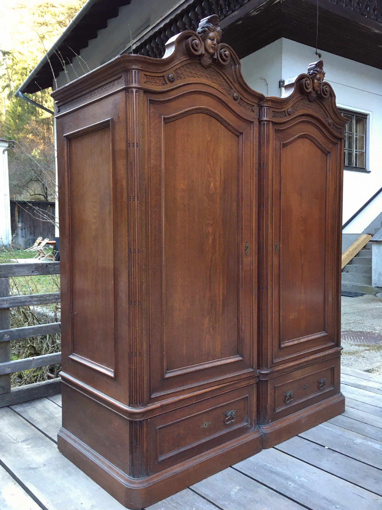 Antike Schränke Pärchen 2 Stk Beschnitzt Köpfe Satyr Engel Antiquitäten