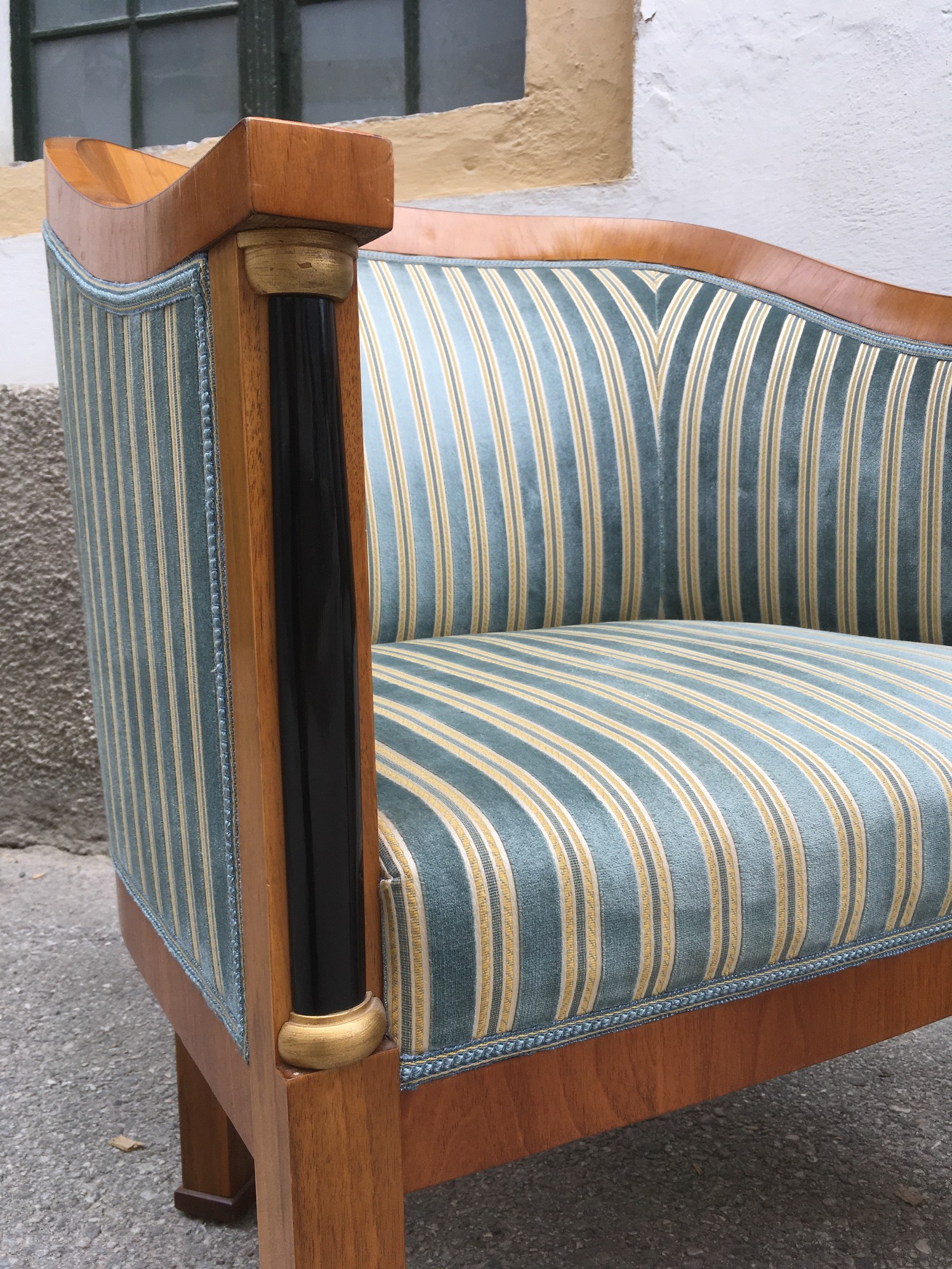 Sitzgarnitur 3-teilig Biedermeier Sofa Tisch Sesseln Streifenstoff Restaurator