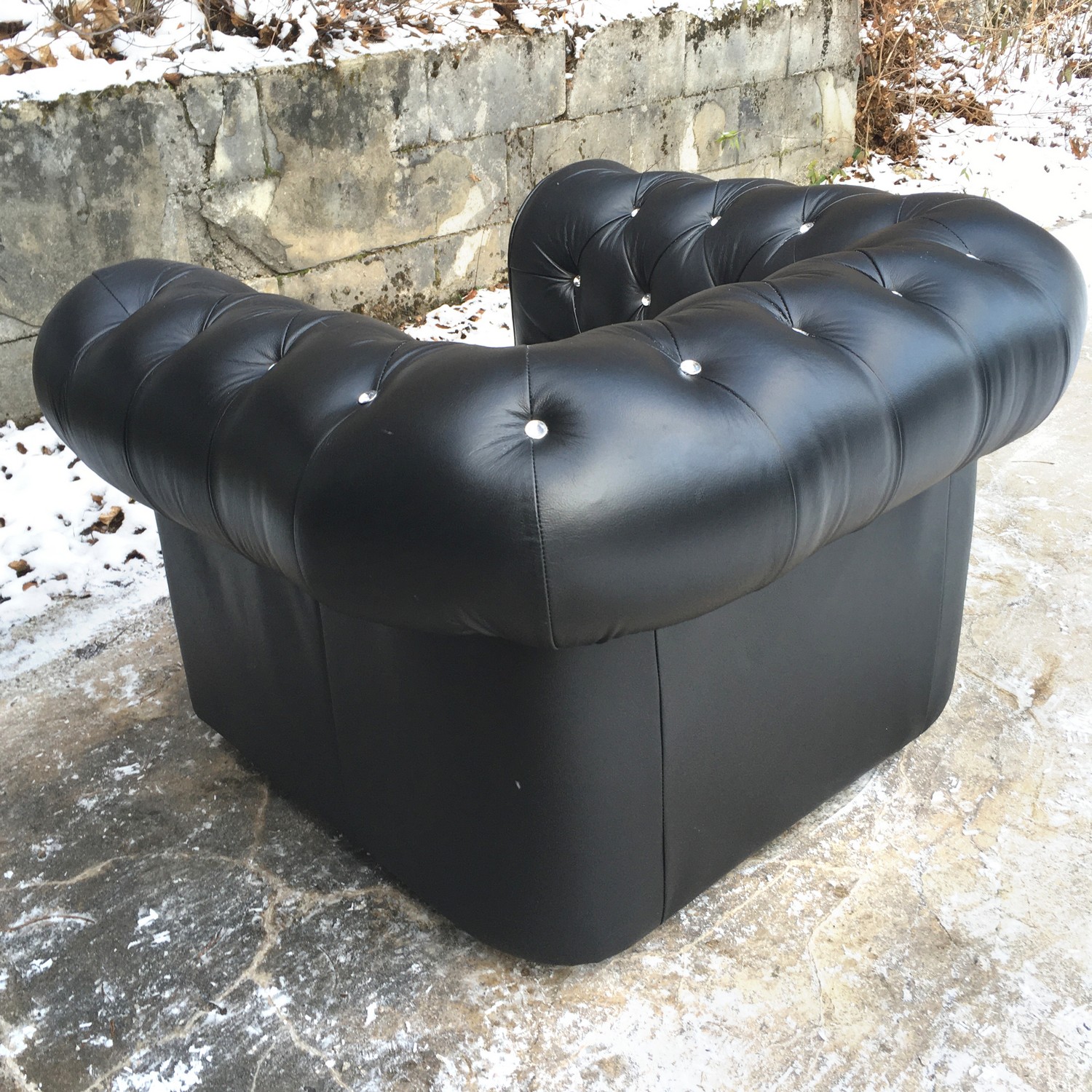 Chesterfield Sessel Clubsessel schwarz mit Kristallsteinen Knopfheftung Fauteuil
