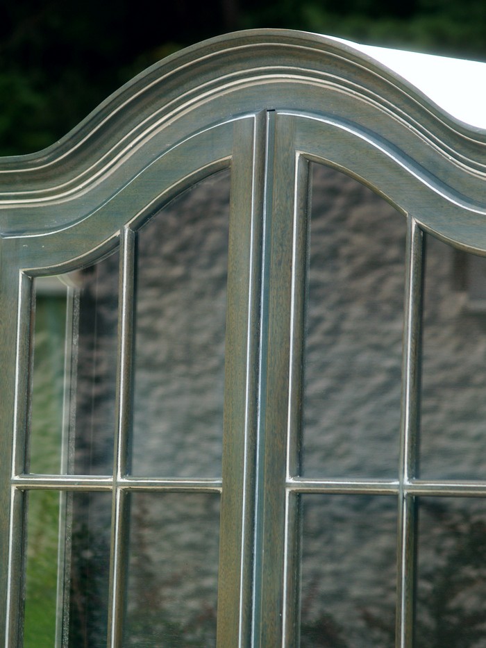Landhausstil Küchenschrank blau grün Vitrine
