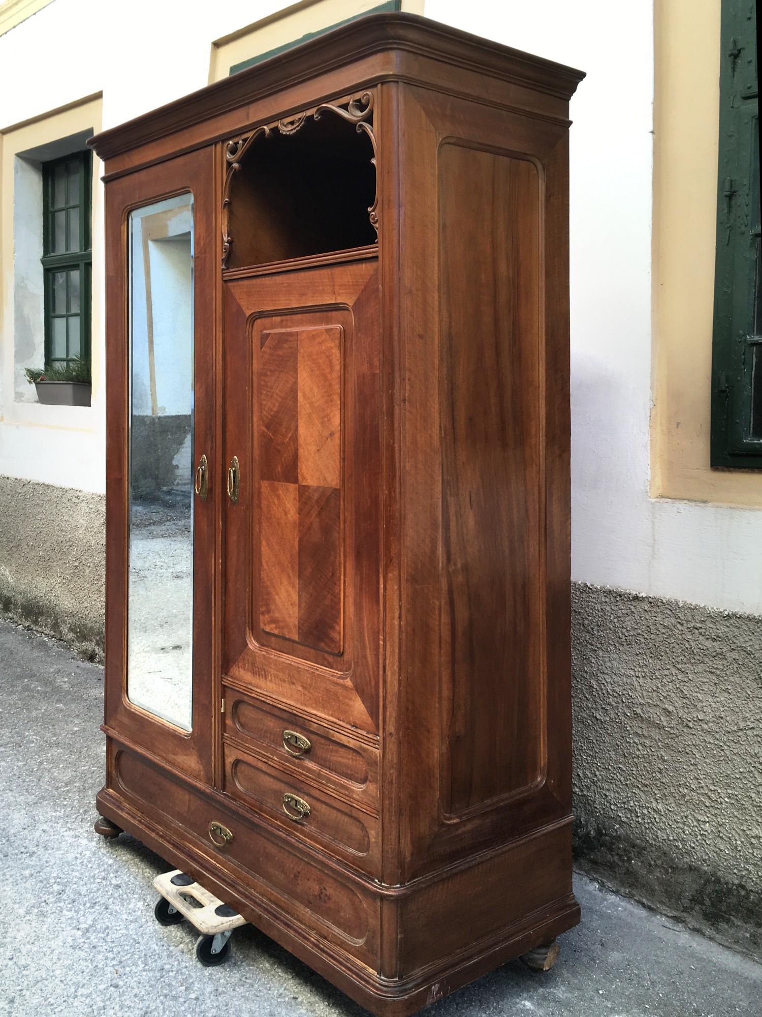 Schrank Kasten antik Spiegelschrank Jugendstil Garderobenschrank Wien elegant