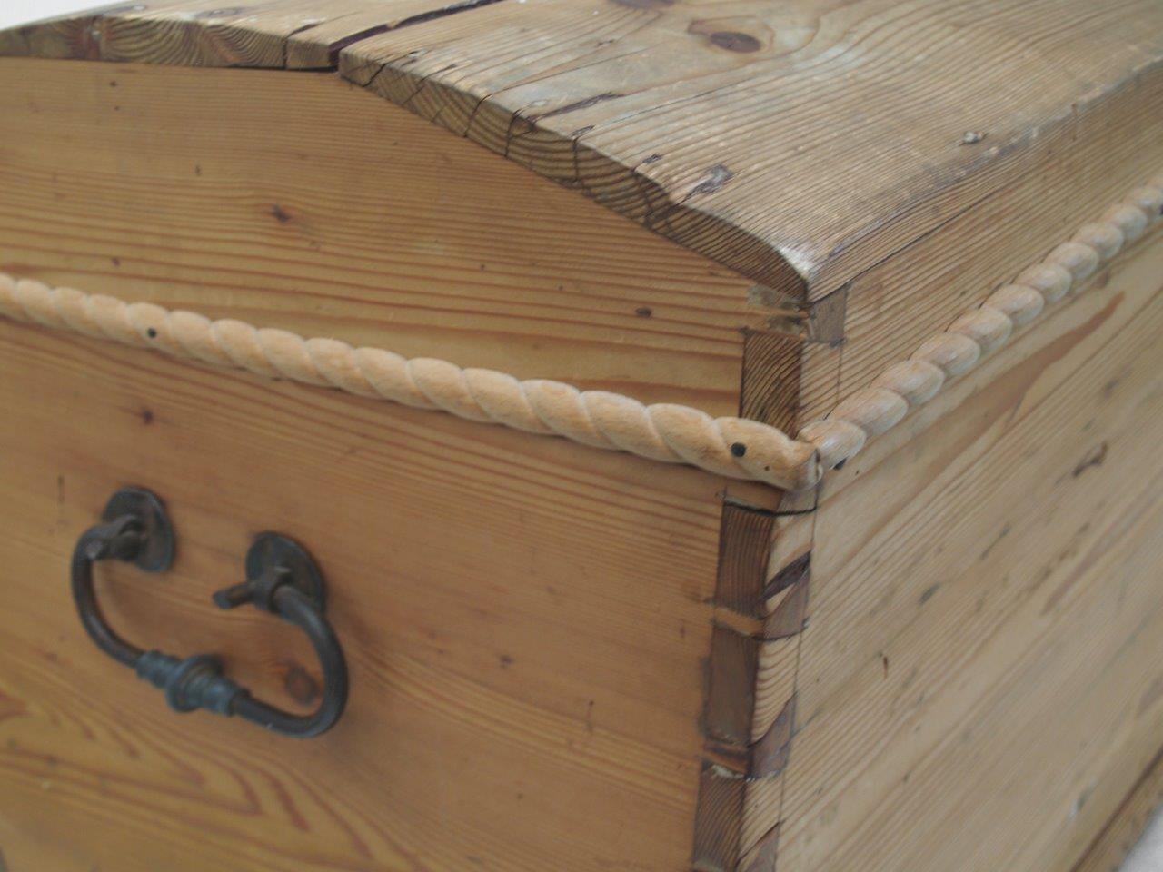 Bauerntruhe antik Naturholz 1840-1880 Massivholz Bauernmöbel