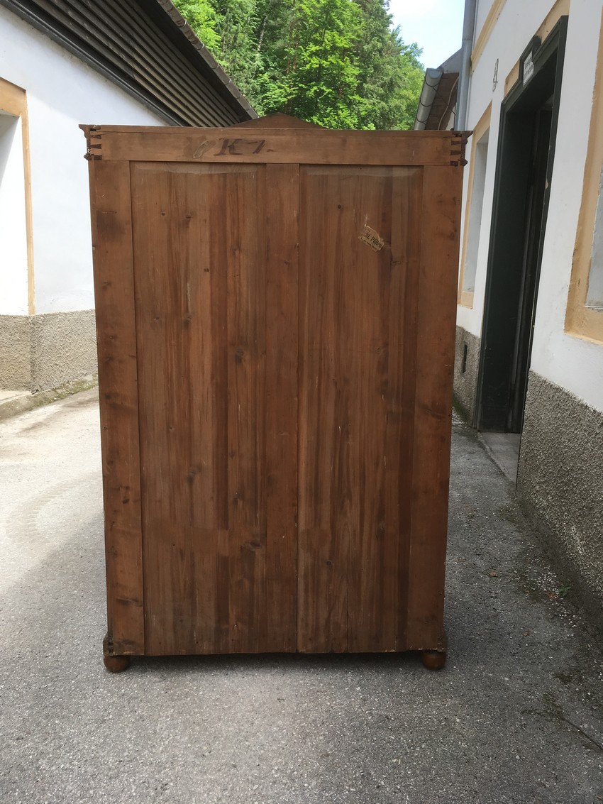 Klassizismus Schrank antik