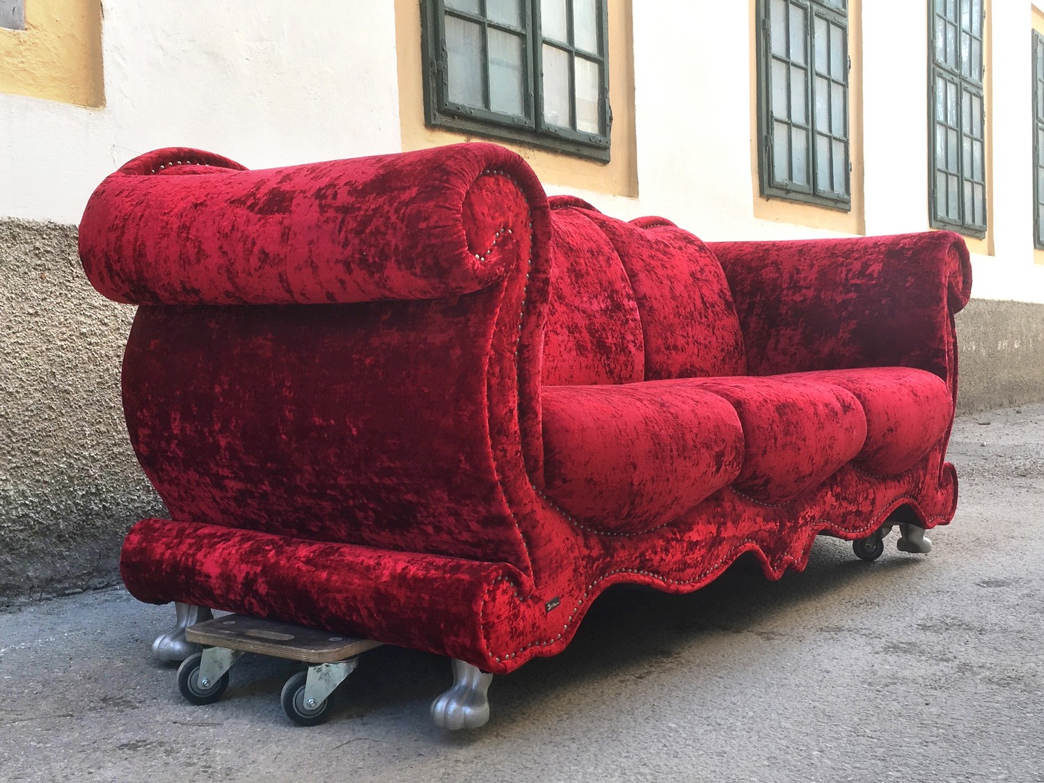 Bretz Sofa rot Emily Designmöbel Samtstoff Sale Barock