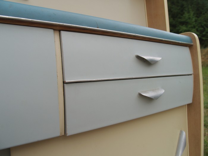 Vintage 1960 Küchenschrank hellblau