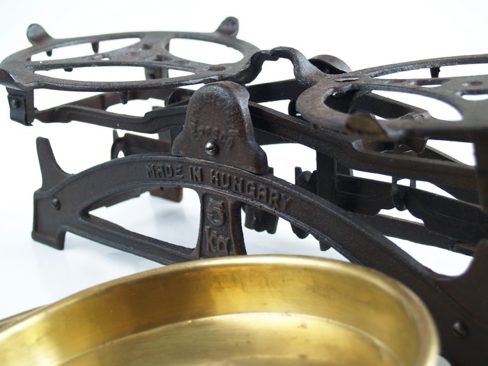 Gusseisenwaage antik