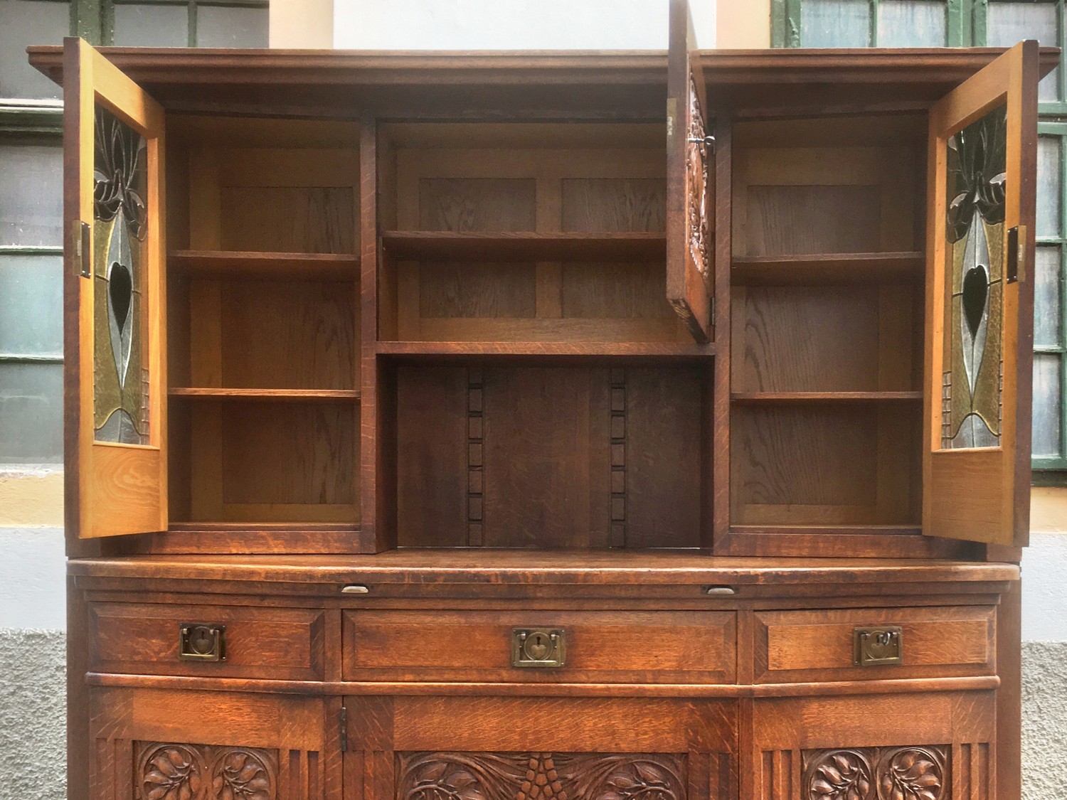Kredenz August Ungethüm Jugendstil antik Kolo Moser Blätter Herzen Buffetschrank Schrank Buffet
