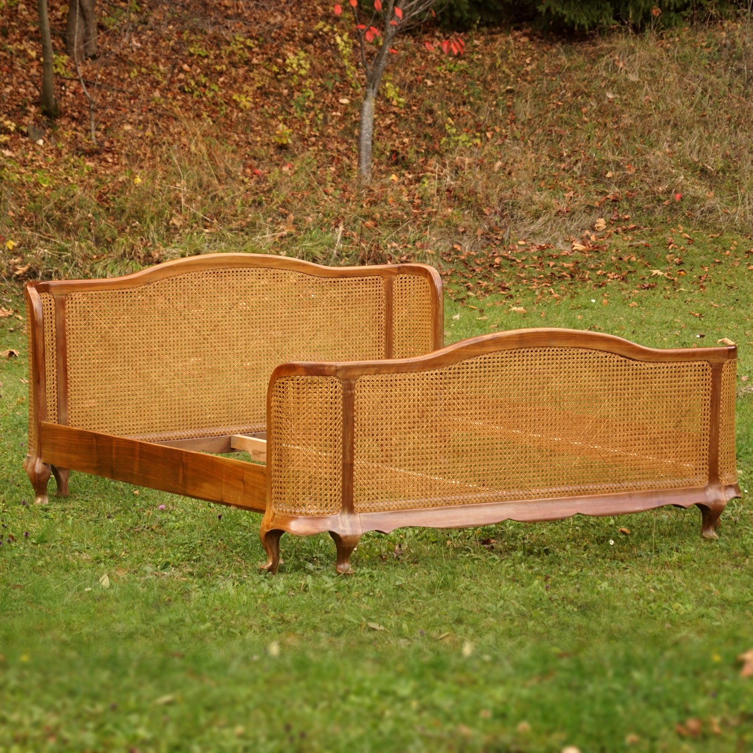 Doppelbett antik Geflecht