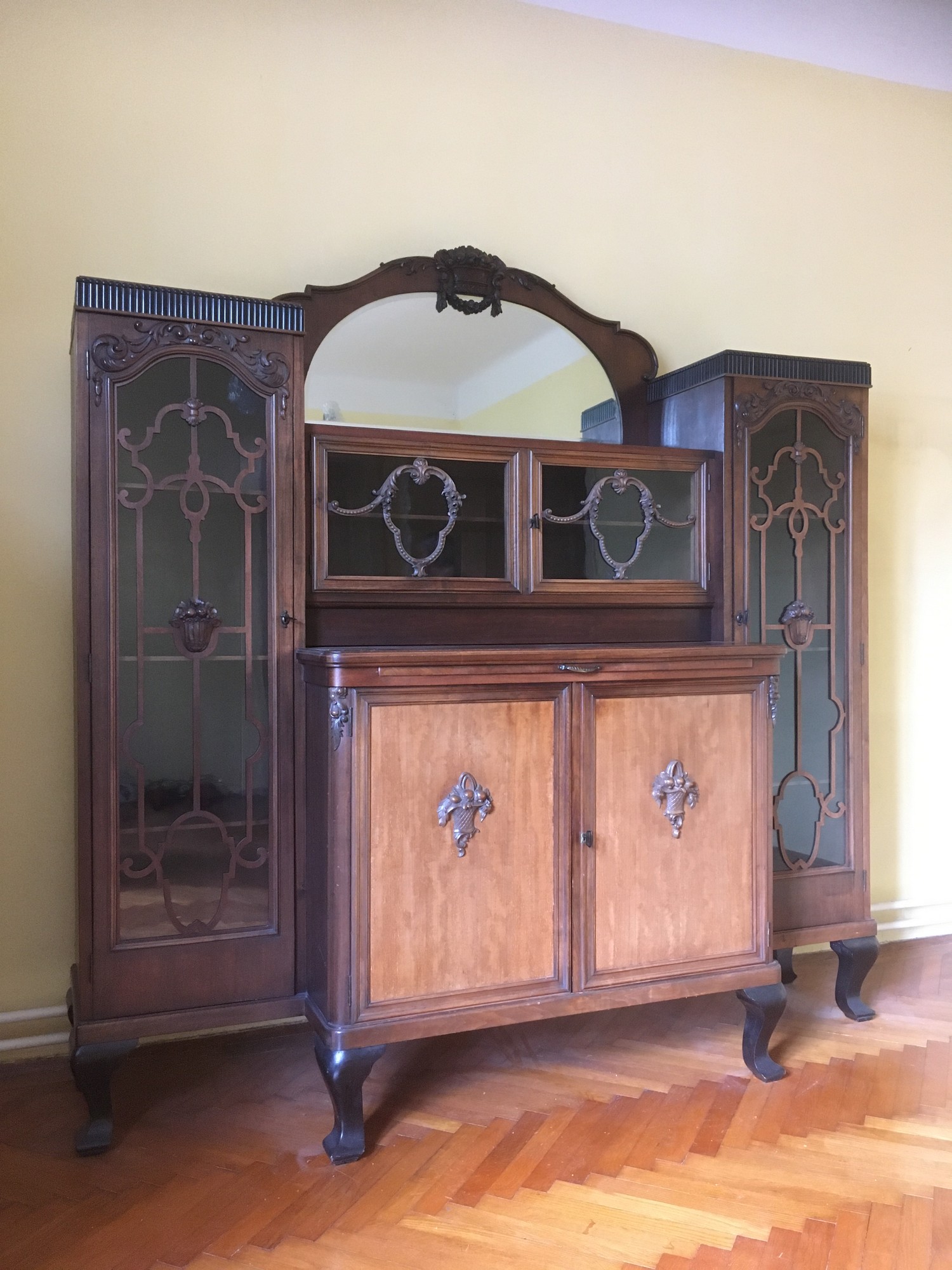Geschirrschrank antik Vitrine Kredenz Vollholz SChrank Spiegel beschnitzt