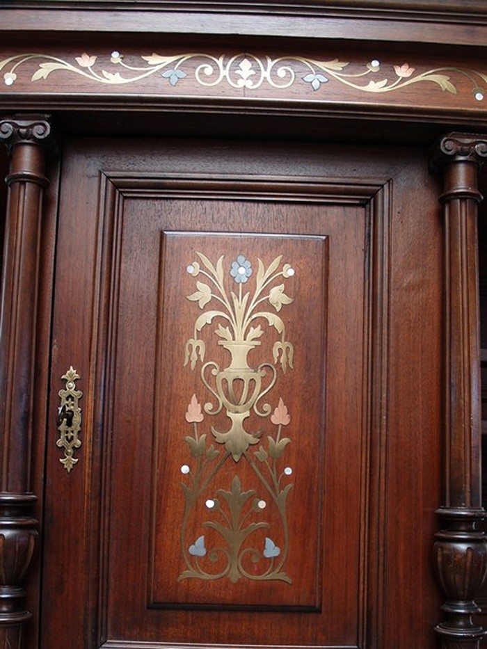 Schrank golden antik 1880