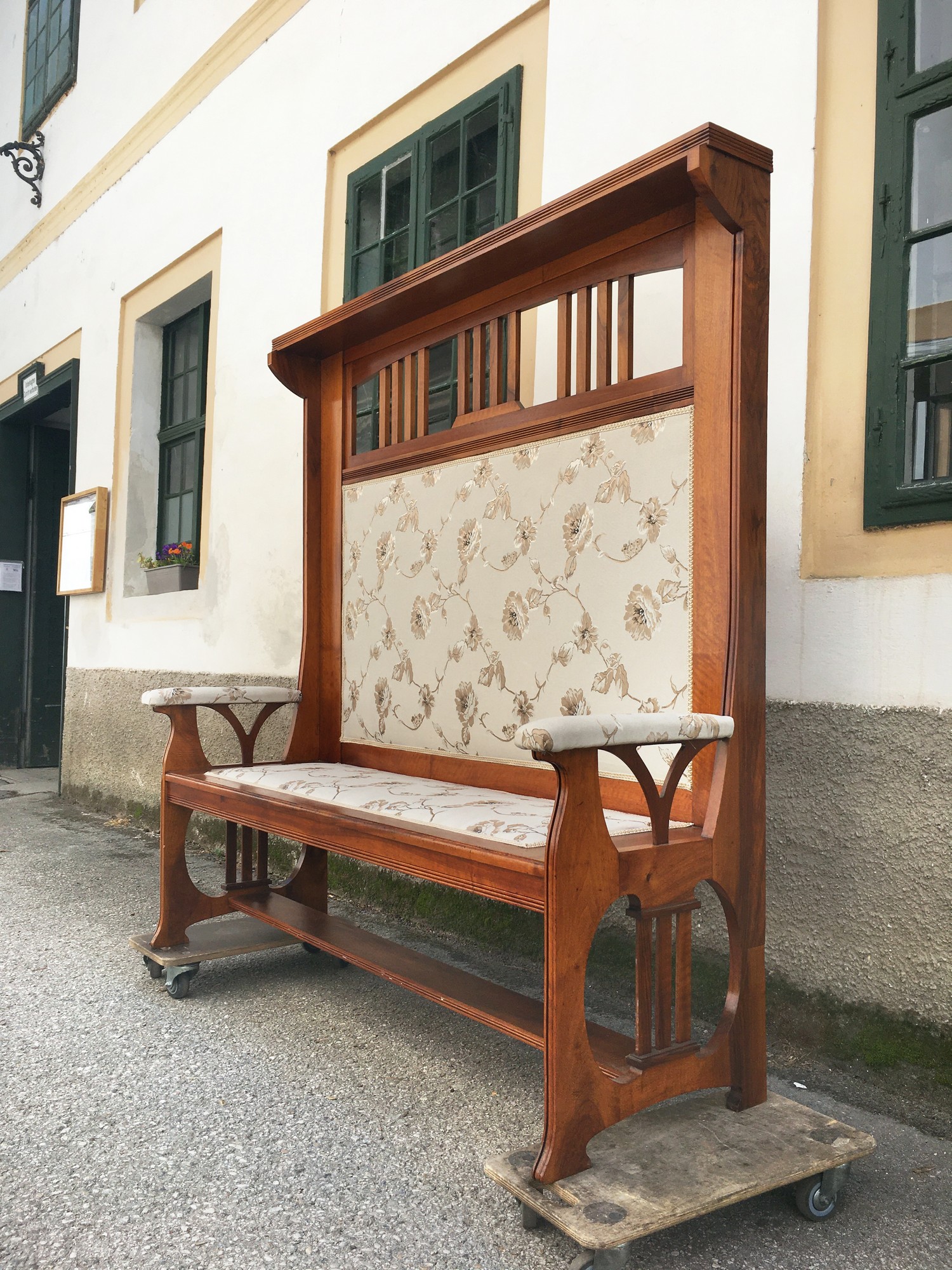 Antiquität Möbel Überbausofa Vollholz antik restauriert