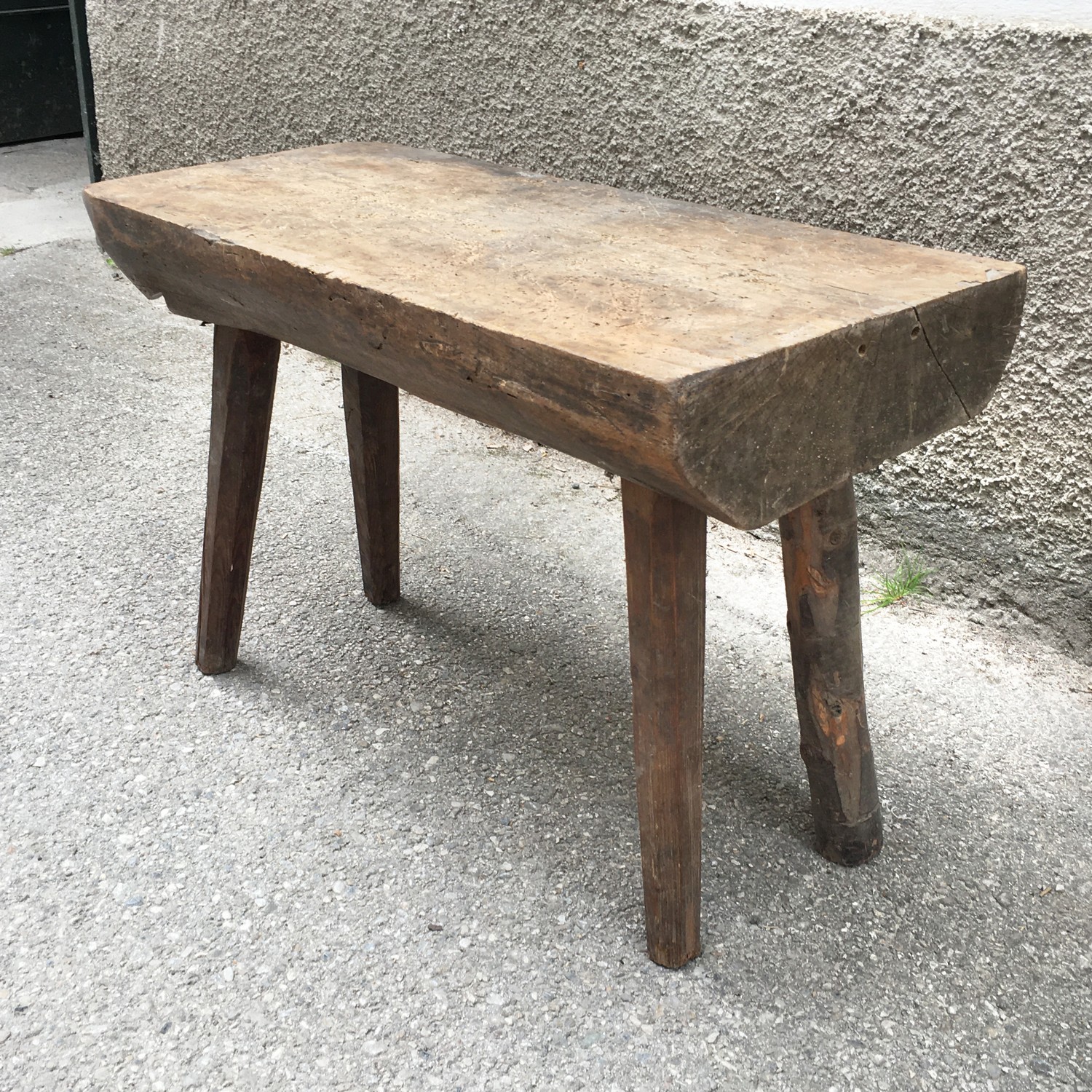 Bauerntisch antik Vollholz Hackstock Blumenbank Möbel Weinstube Bar