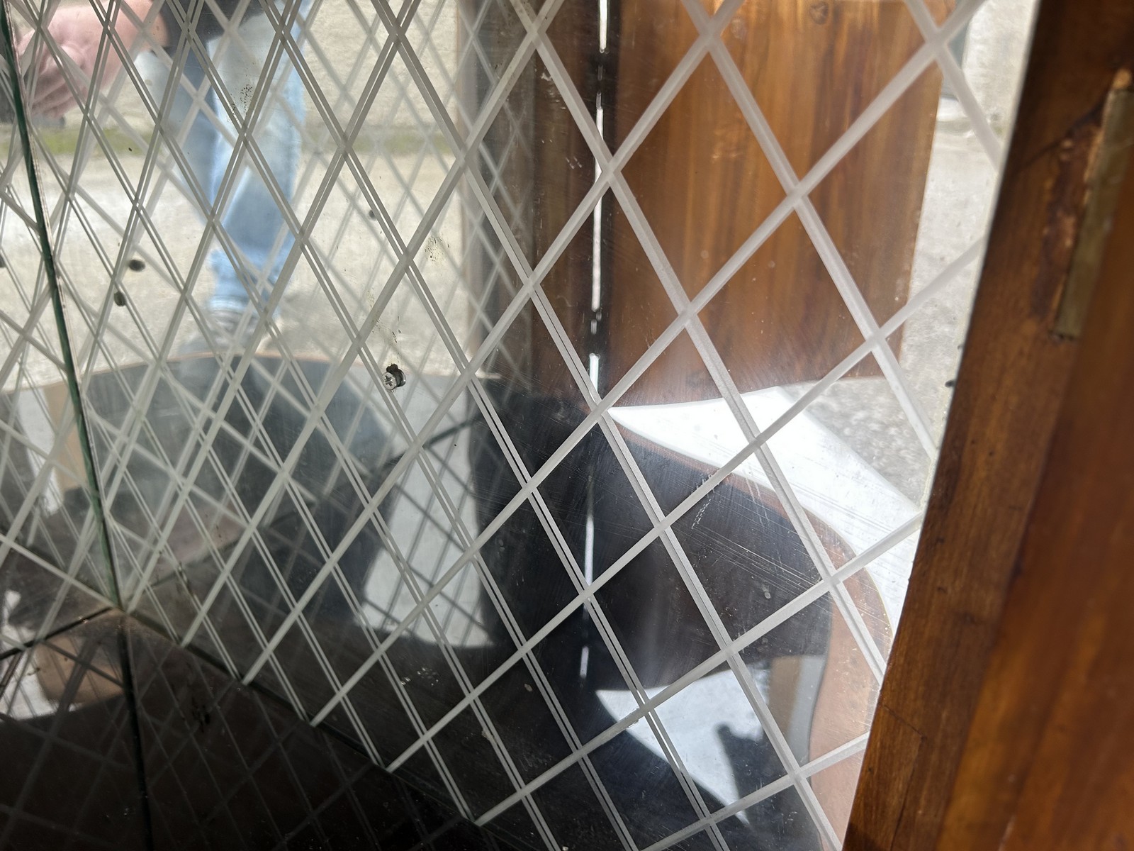 Antike Eckkommode Barockstil florale Intarsien Barschrank