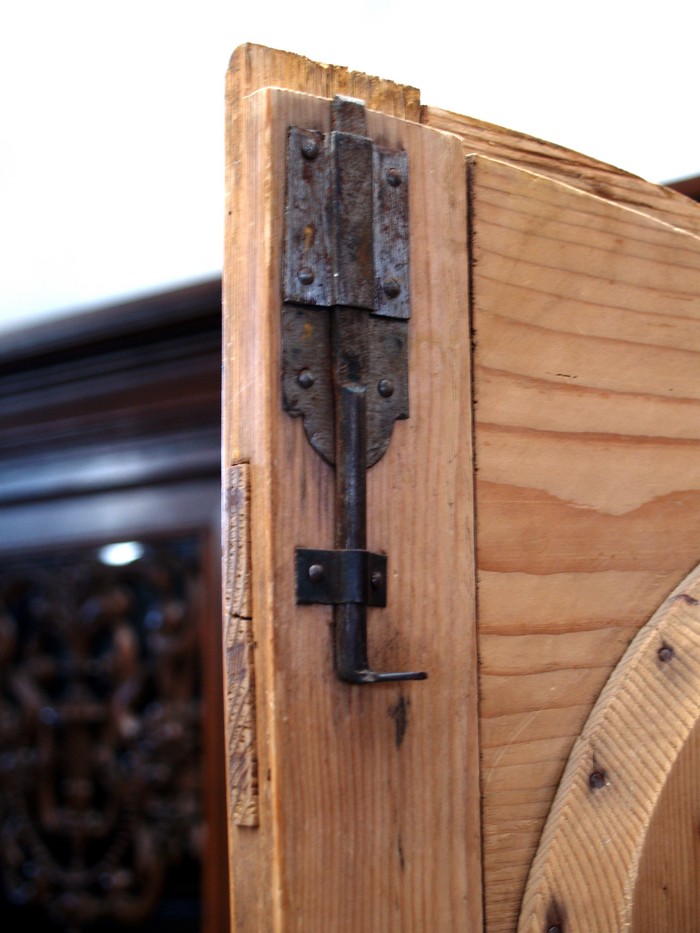 Garderobenschrank antik