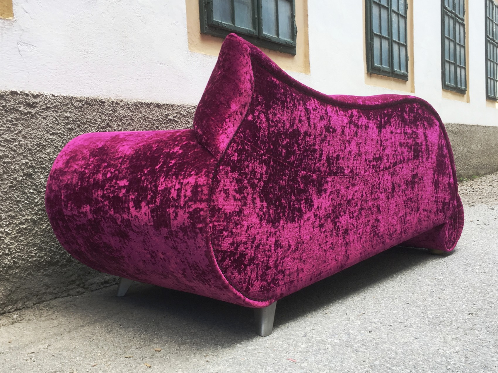 Bretz Sofa purple Gaudi Recamiere Rosenfüße Glamoursamt lila rosa