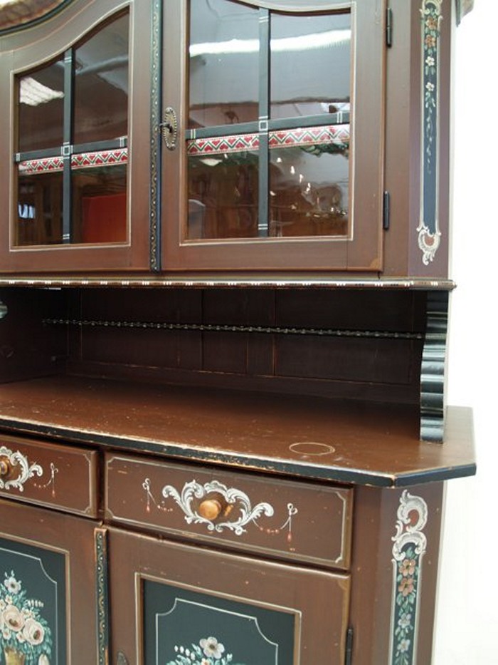 Bauernschrank bemalt