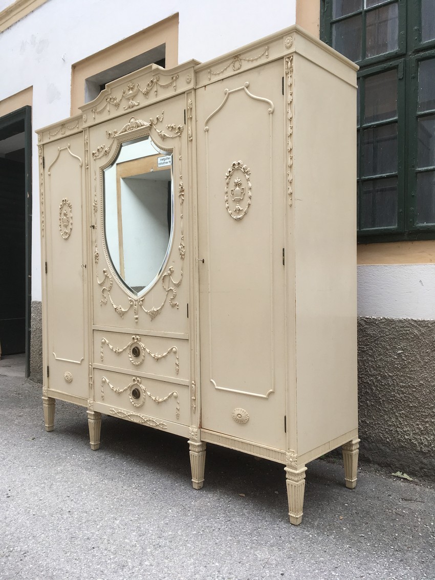 Kleiderschrank Empire