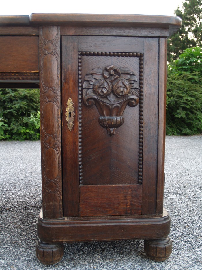 Freisteher Schreibtisch